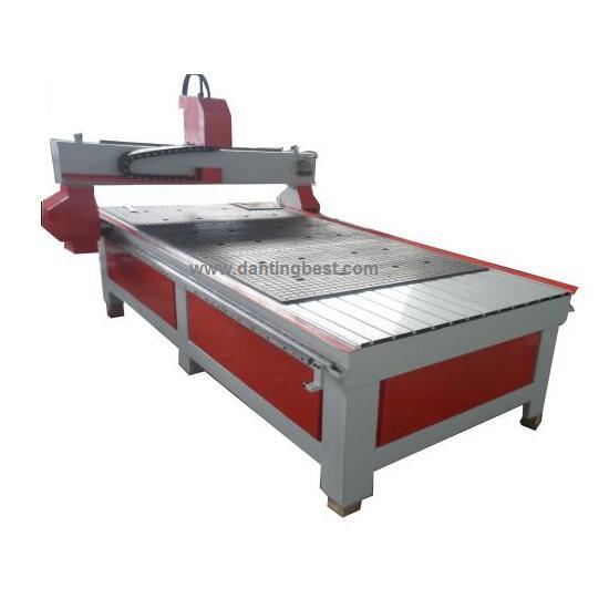 Woodworking Machine with Vacuum Table