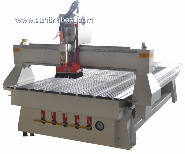 Woodworking Machine with Vacuum Table
